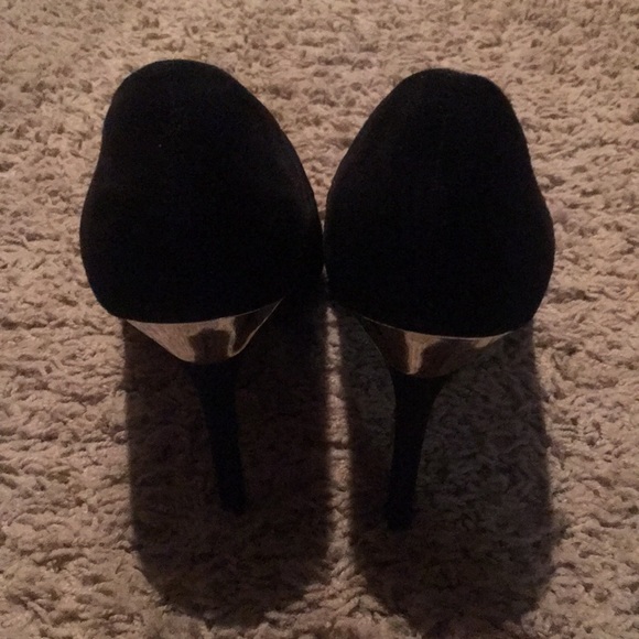 Black Heels - Picture 2 of 4